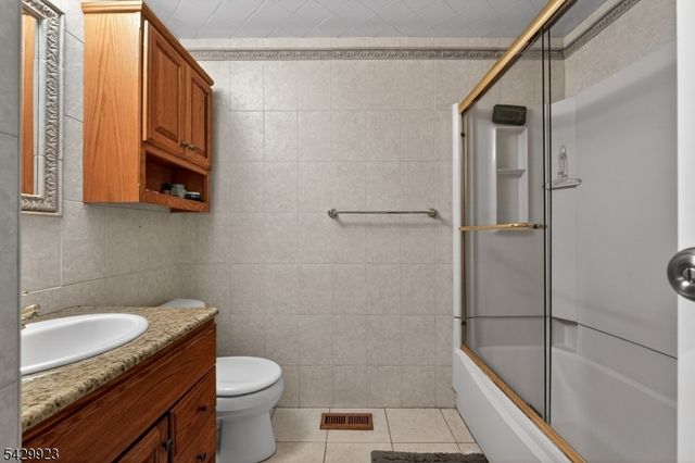 37 Quail Ct, Hardyston Twp., NJ 07419