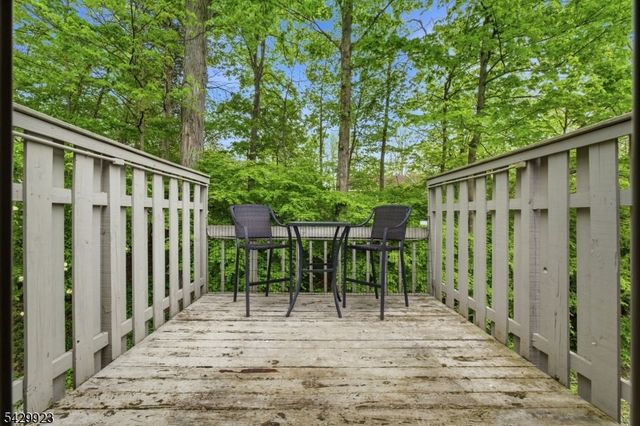 37 Quail Ct, Hardyston Twp., NJ 07419