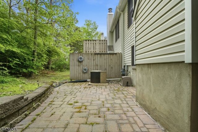 37 Quail Ct, Hardyston Twp., NJ 07419
