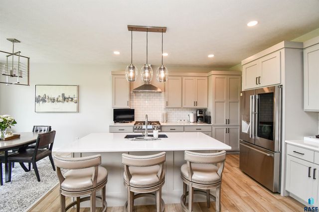 517 N Wildcat Dr Drive, Sioux Falls, SD 57110