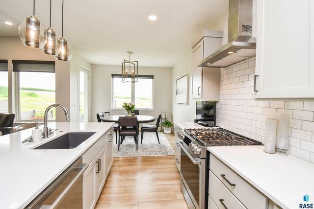 517 N Wildcat Dr Drive, Sioux Falls, SD 57110