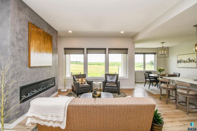 517 N Wildcat Dr Drive, Sioux Falls, SD 57110