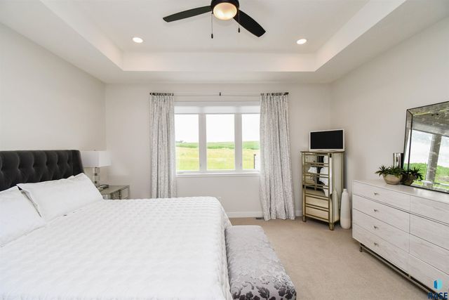 517 N Wildcat Dr Drive, Sioux Falls, SD 57110