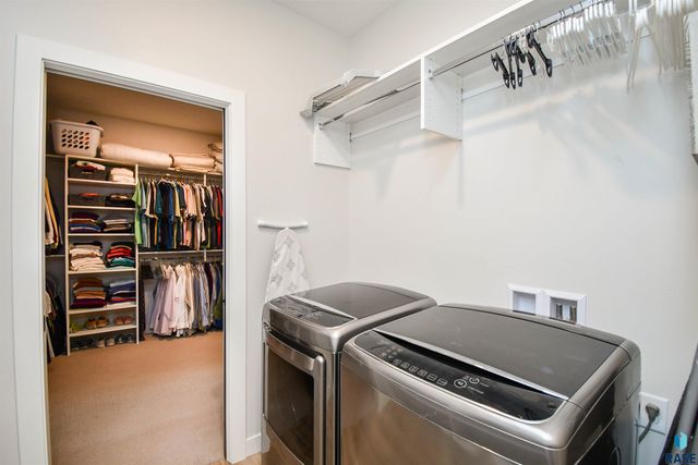 517 N Wildcat Dr Drive, Sioux Falls, SD 57110