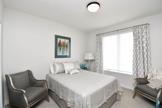 517 N Wildcat Dr Drive, Sioux Falls, SD 57110