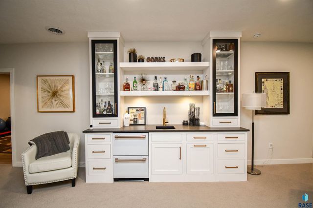 517 N Wildcat Dr Drive, Sioux Falls, SD 57110