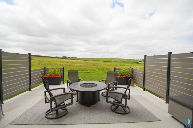 517 N Wildcat Dr Drive, Sioux Falls, SD 57110