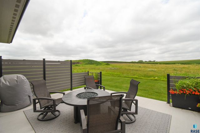 517 N Wildcat Dr Drive, Sioux Falls, SD 57110