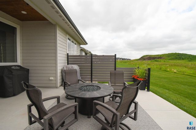 517 N Wildcat Dr Drive, Sioux Falls, SD 57110