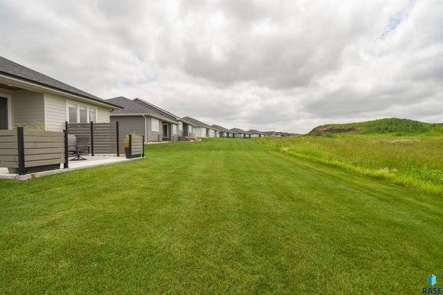 517 N Wildcat Dr Drive, Sioux Falls, SD 57110