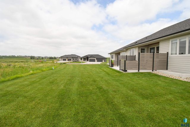 517 N Wildcat Dr Drive, Sioux Falls, SD 57110