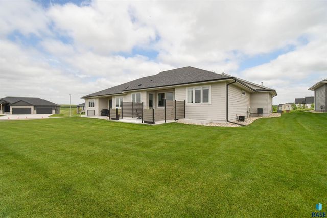 517 N Wildcat Dr Drive, Sioux Falls, SD 57110