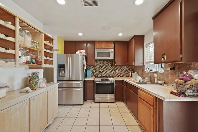 334 Osage Pl, Lathrop, CA 95330