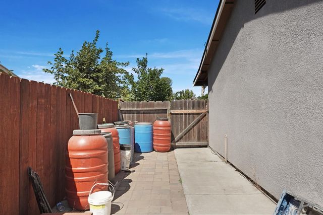 334 Osage Pl, Lathrop, CA 95330