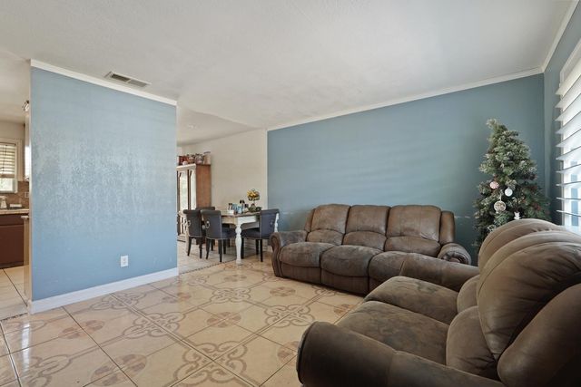 334 Osage Pl, Lathrop, CA 95330