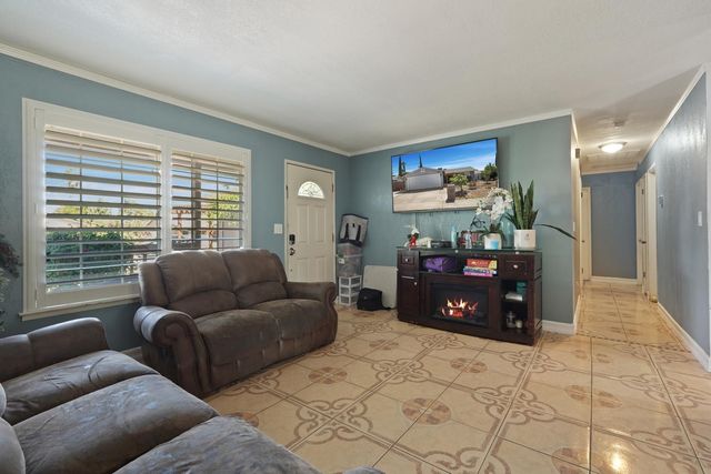 334 Osage Pl, Lathrop, CA 95330