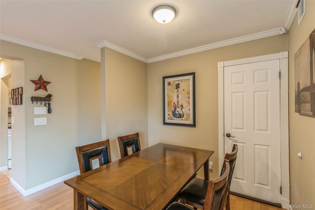 48 Pointe Cir S, Coram, NY 11727
