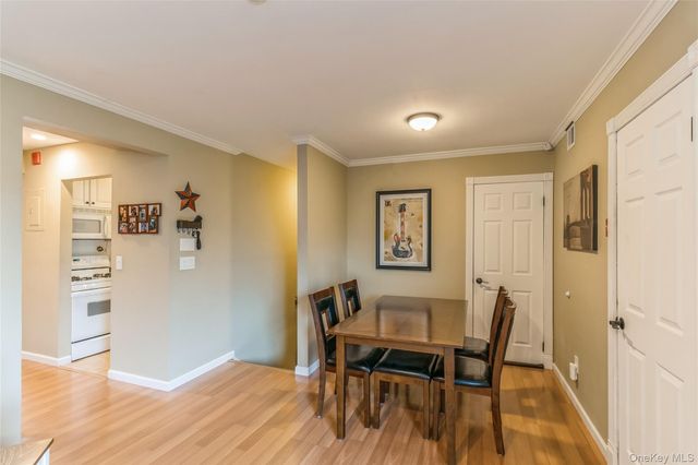 48 Pointe Cir S, Coram, NY 11727