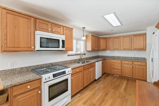 20 Centerview Road, Atkinson, NH 03811