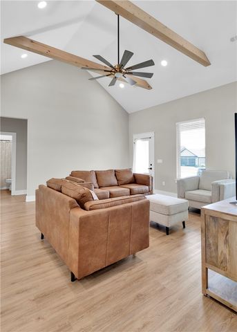 872 Round Top Street, Prairie Grove, AR 72753