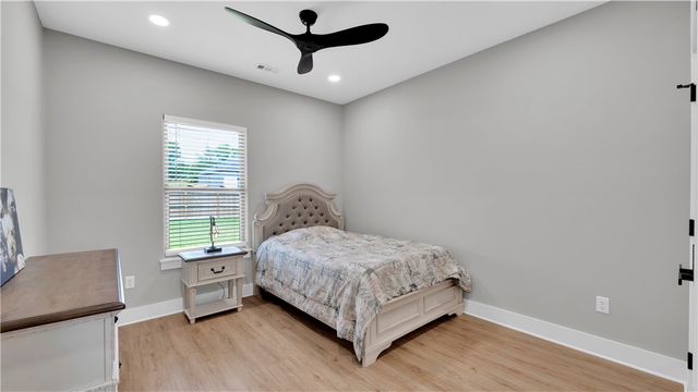 872 Round Top Street, Prairie Grove, AR 72753
