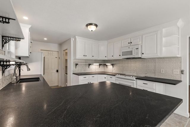 5 Wickham Lane, Bella Vista, AR 72714