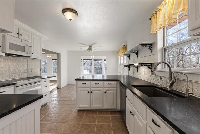 5 Wickham Lane, Bella Vista, AR 72714