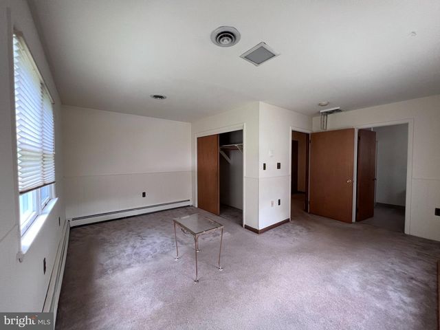 205 DUMONT RD, Wilmington, DE 19804