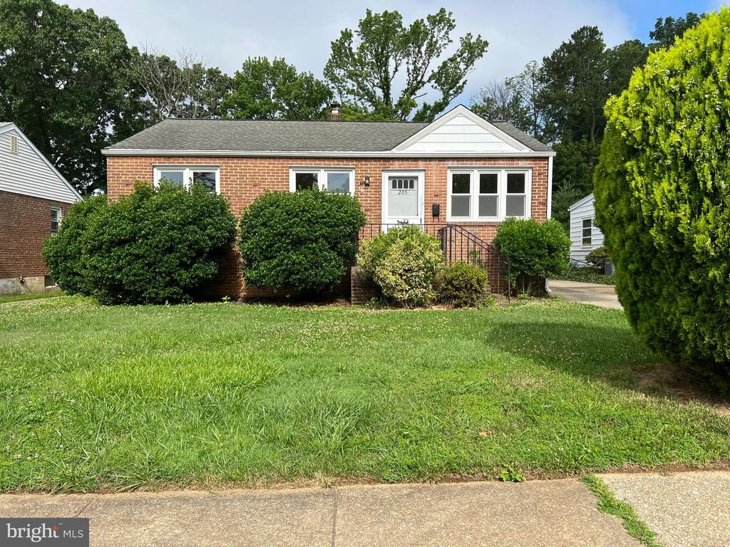 205 DUMONT RD, Wilmington, DE 19804