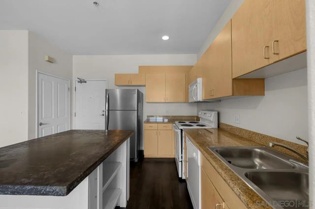 1501 Front Street 613, San Diego, CA 92101