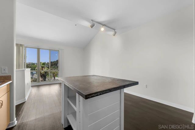 1501 Front Street 613, San Diego, CA 92101