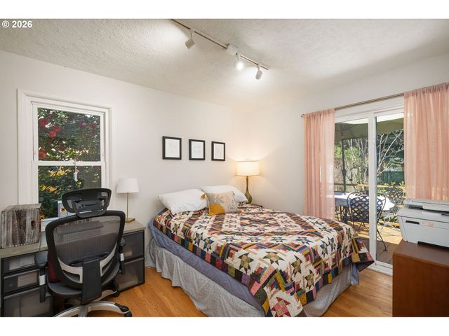 2926 Ne 77TH Pl, Portland, OR 97213