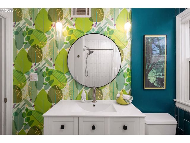 2926 Ne 77TH Pl, Portland, OR 97213