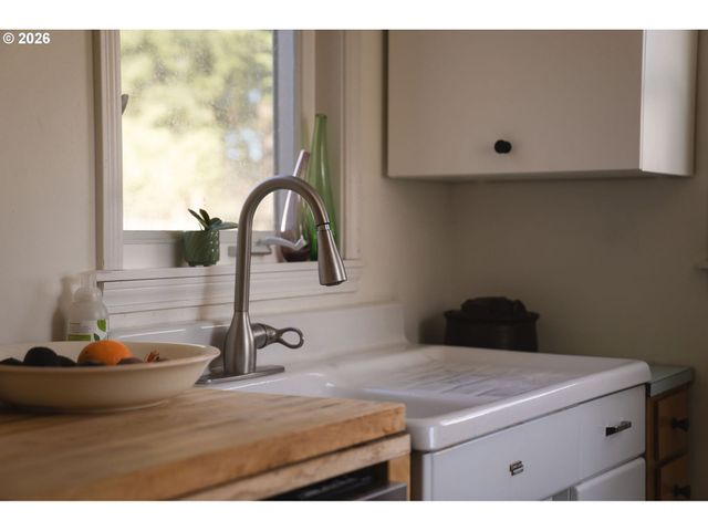 2926 Ne 77TH Pl, Portland, OR 97213