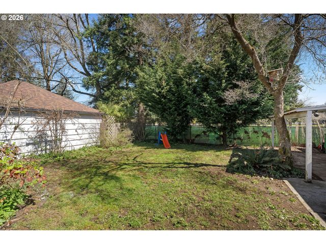 2926 Ne 77TH Pl, Portland, OR 97213