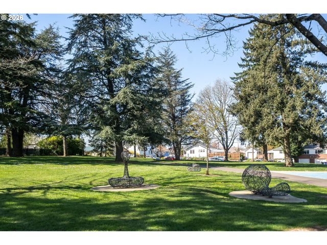 2926 Ne 77TH Pl, Portland, OR 97213