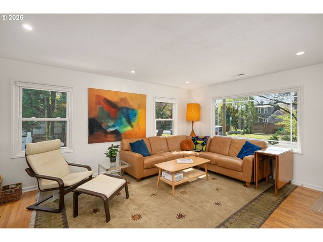 2926 Ne 77TH Pl, Portland, OR 97213