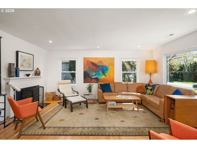 2926 Ne 77TH Pl, Portland, OR 97213