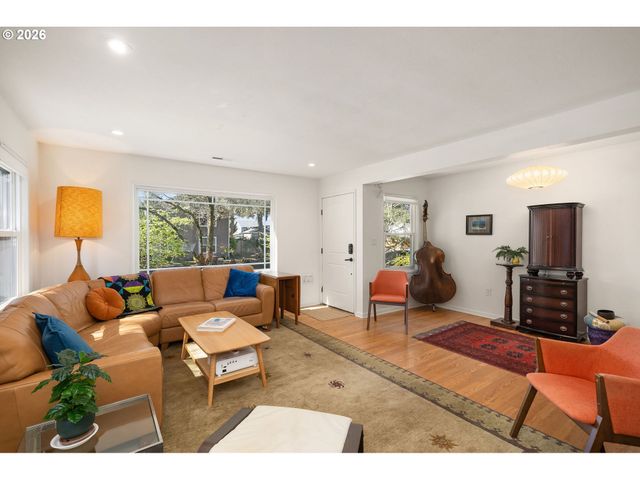 2926 Ne 77TH Pl, Portland, OR 97213