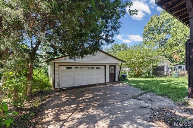 8644 Harold Drive, Berkeley, MO 63134