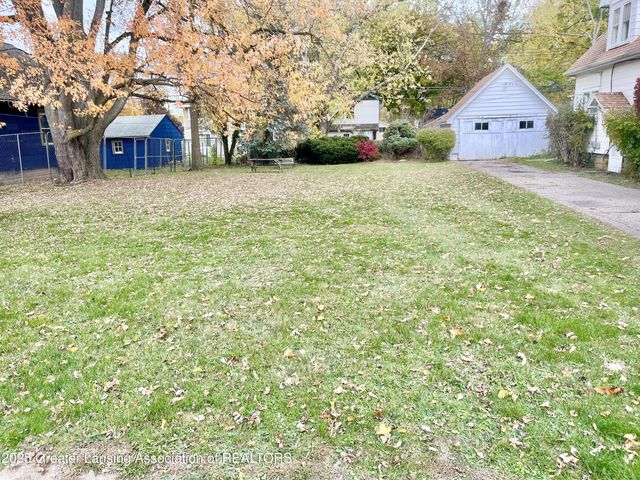 713 E Cavanaugh Road, Lansing, MI 48910