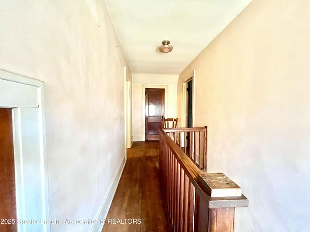 713 E Cavanaugh Road, Lansing, MI 48910