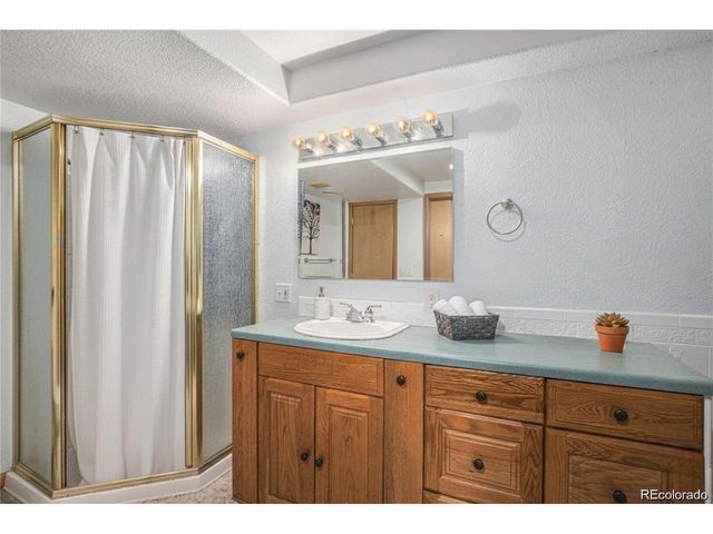 6262 Braun Cir, Arvada, CO 80004