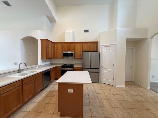 8132 BRINEGAR CIRCLE, Tampa, FL 33647