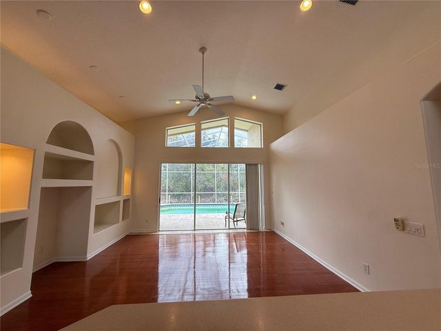 8132 BRINEGAR CIRCLE, Tampa, FL 33647