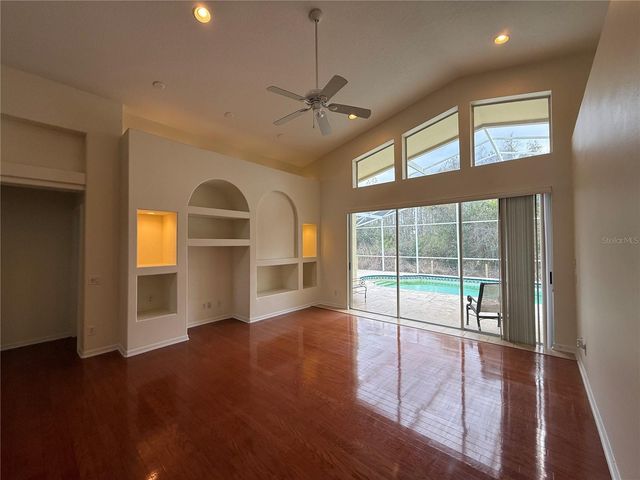 8132 BRINEGAR CIRCLE, Tampa, FL 33647