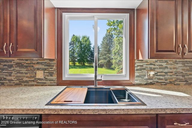 9861 W Grand River Highway, Grand Ledge, MI 48837