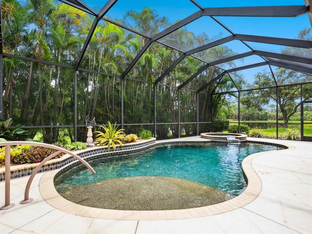 Image 5 of property listing at 1335 TUSCANY BOULEVARD, Venice, FL 34292