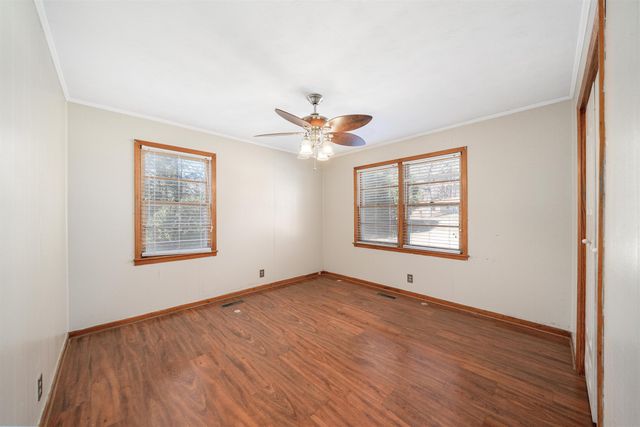 905 E POPLAR AVE, Selmer, TN 38375