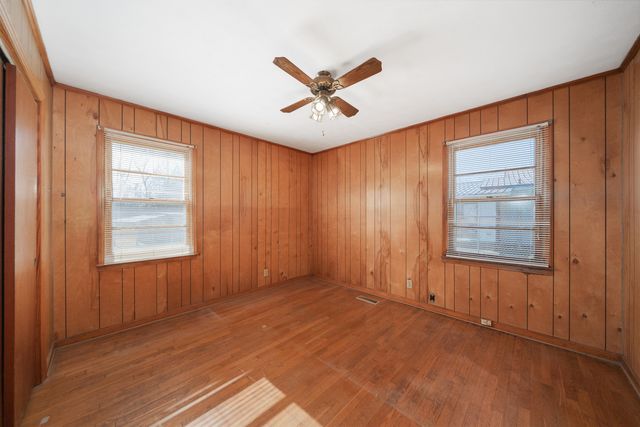 905 E POPLAR AVE, Selmer, TN 38375